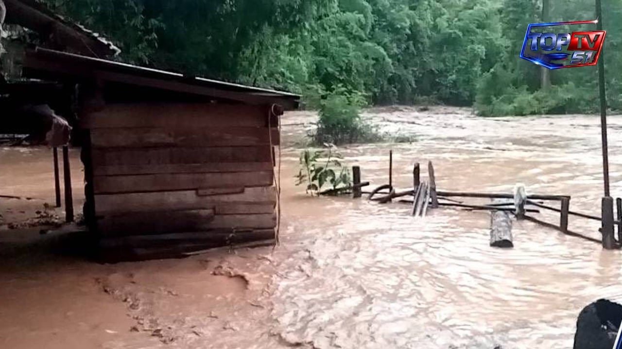 ฝนตกหนัก "ลำห้วยแม่แงะ" น้ำป่าไหลแรง เตือนน้ำสูงต่อเนื่อง รถสัญจรไม่ได้