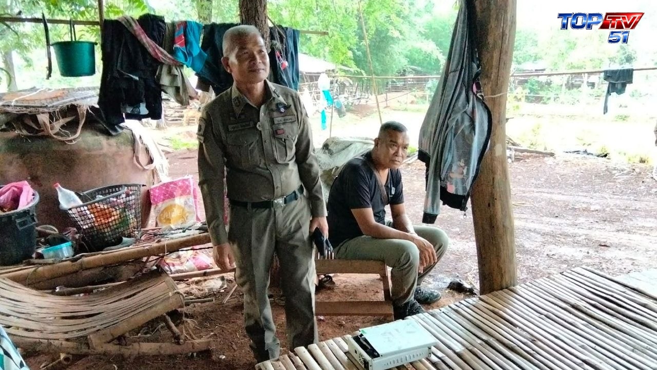 ภาพประกอบพื้นที่และรถตำรวจขณะเข้าตรวจสอบเหตุ